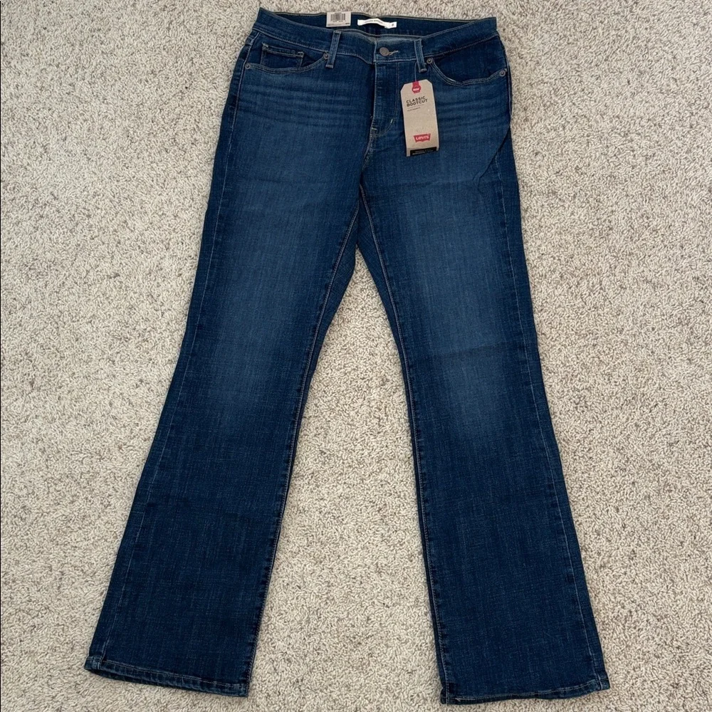 NWT Levi's Dark Indigo Relaxed Classic Bootcut Mid Rise size 8 29x32 Jeans - Picture 3 of 5